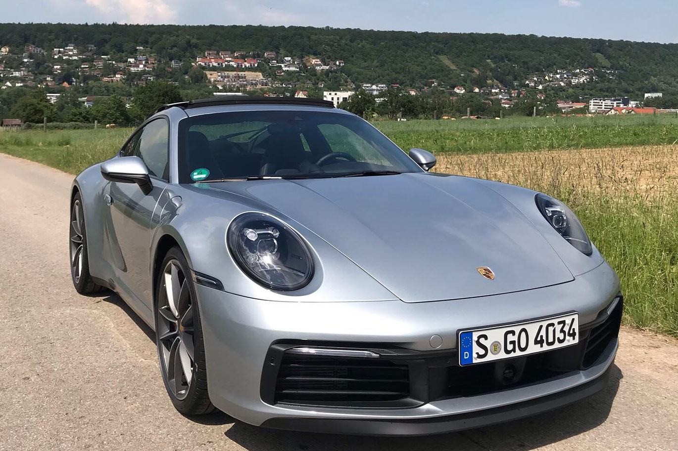 2019_06_porsche911_wiese_1370px_dataforce Porsche 911