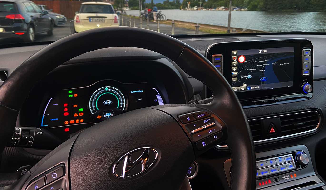 kona-innen-lowres Hyundai Kona