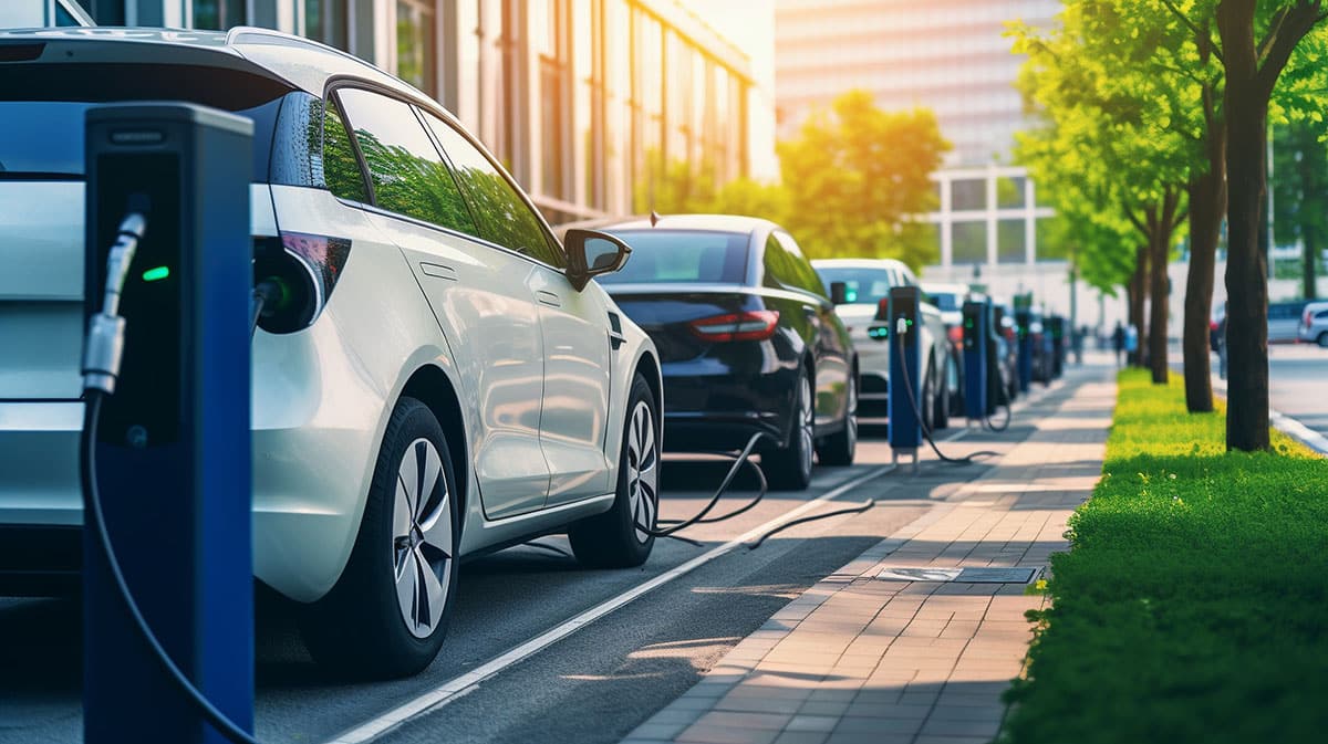 adobestock_656637852-web Fuhrpark-News März 2024 Elektro-Pkw