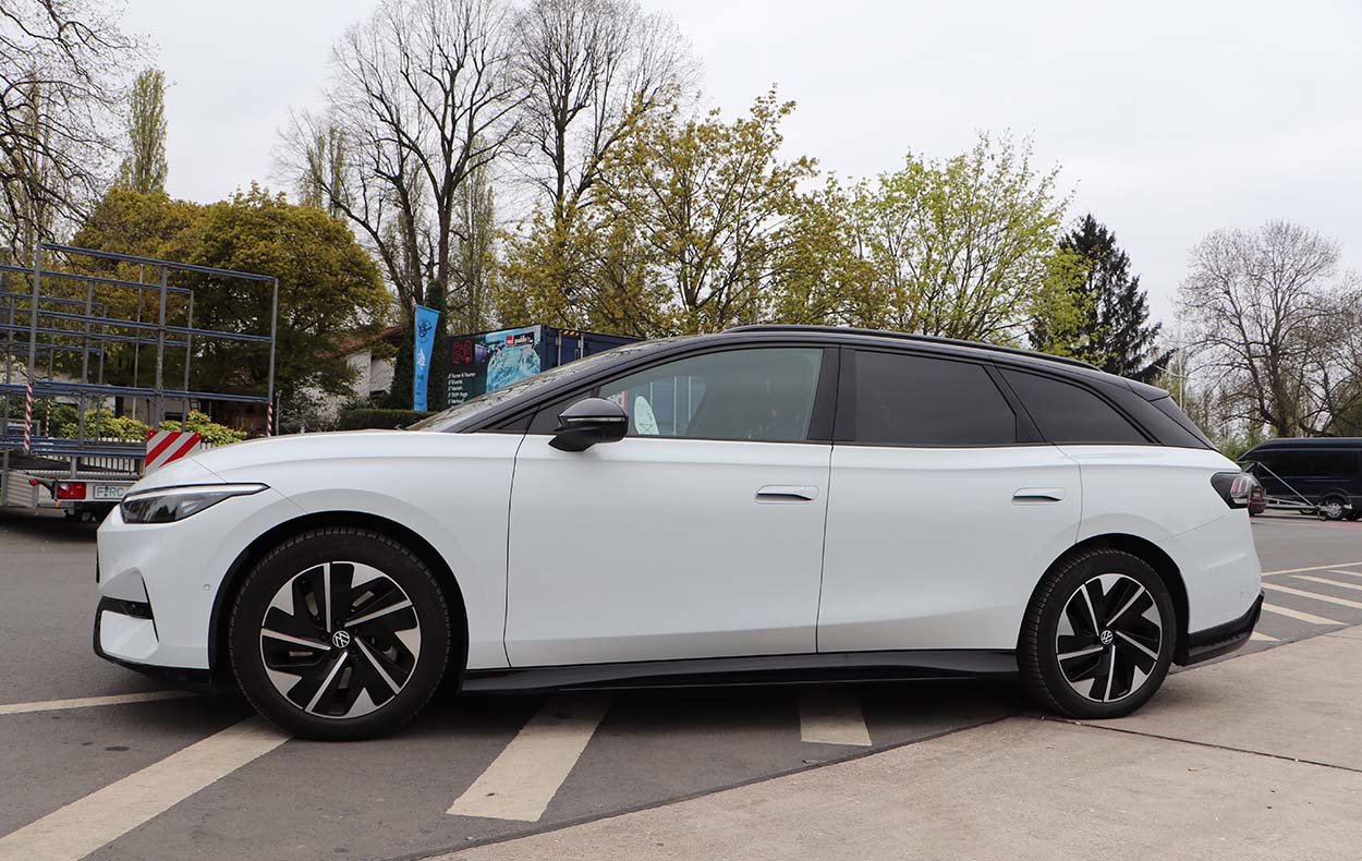 VW ID7 Seitenansicht